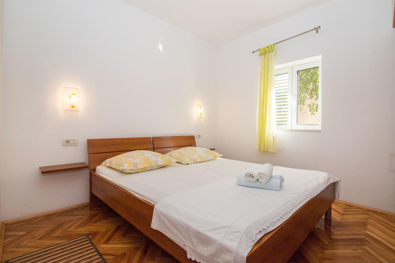 Apartments Antonija Drvenik  Buitenkant foto