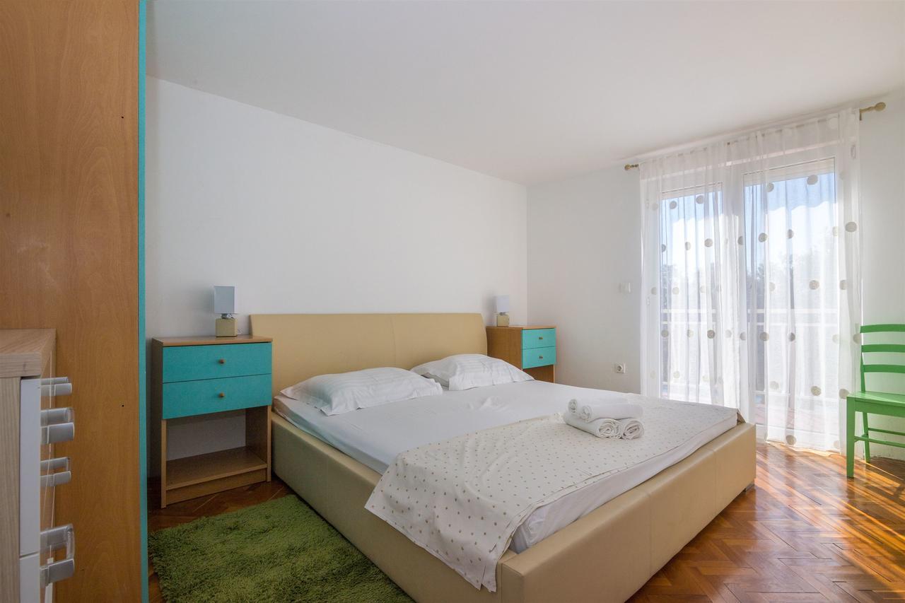Apartments Antonija Drvenik  Buitenkant foto