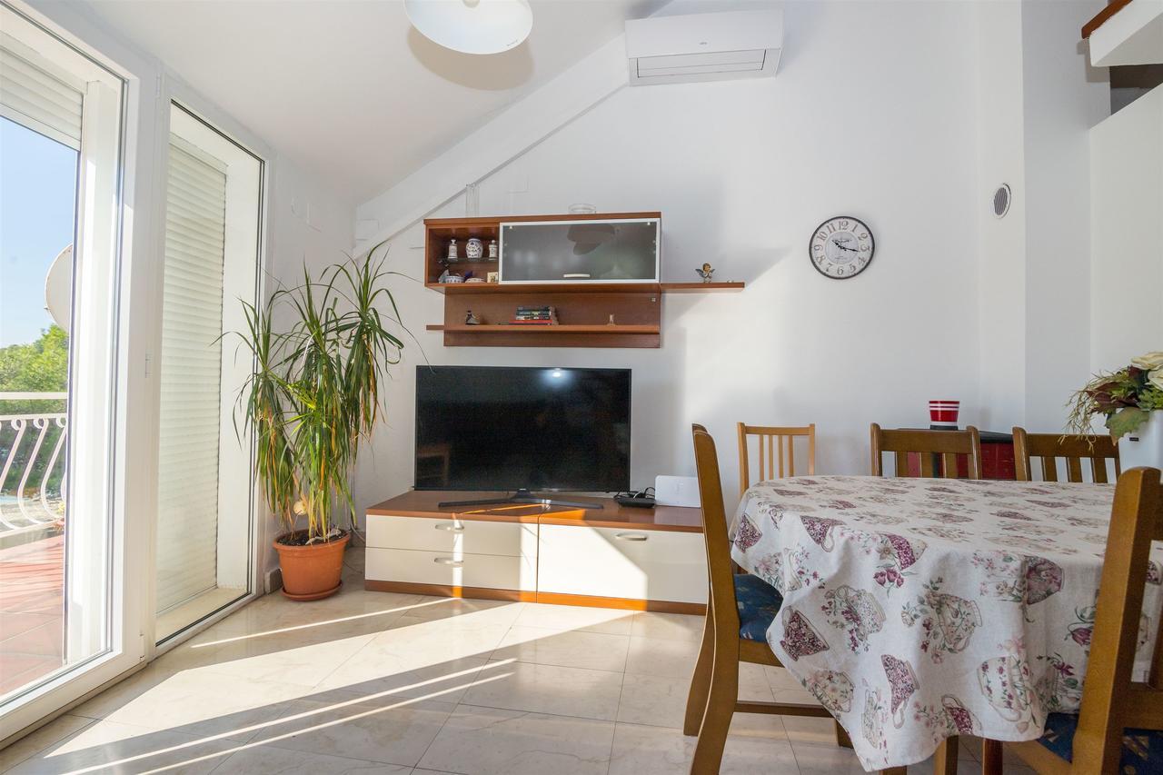 Apartments Antonija Drvenik  Buitenkant foto