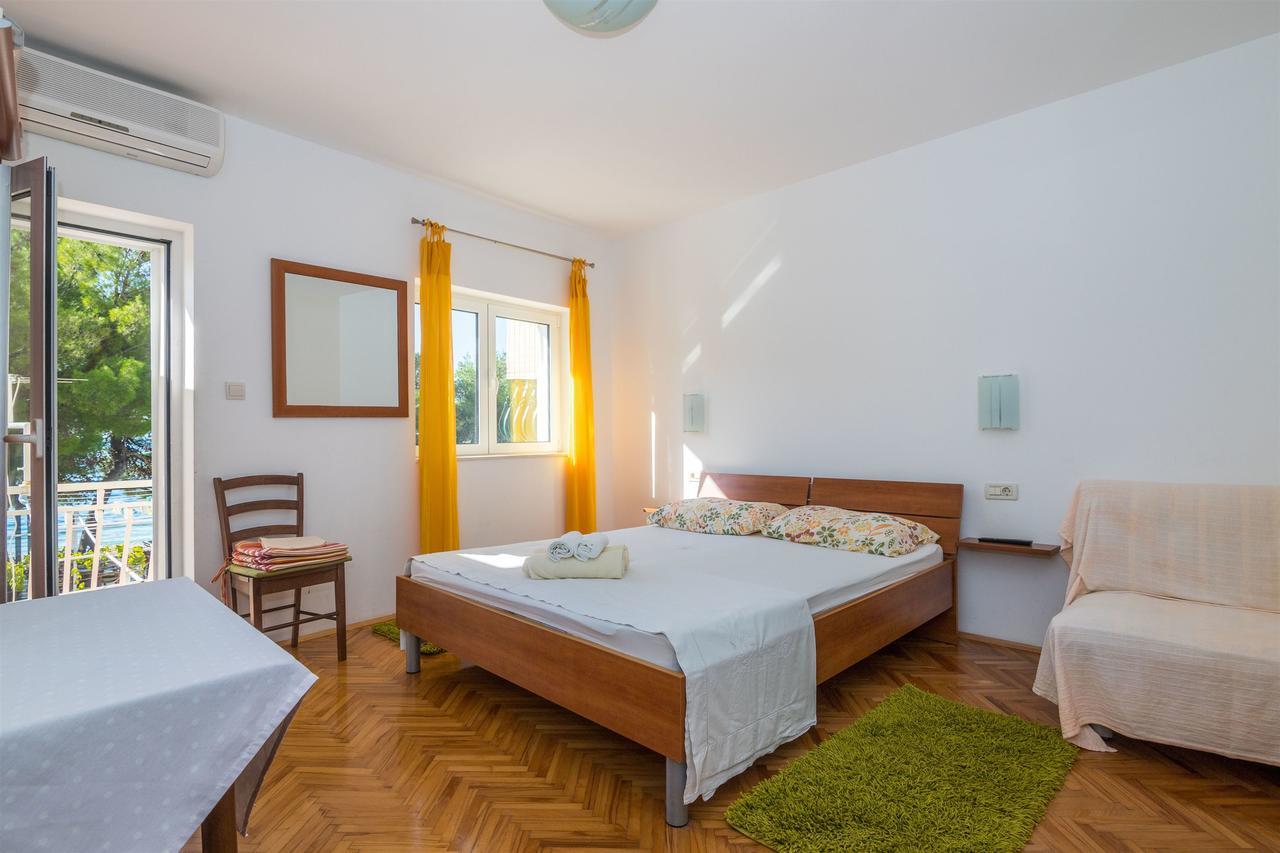 Apartments Antonija Drvenik  Buitenkant foto